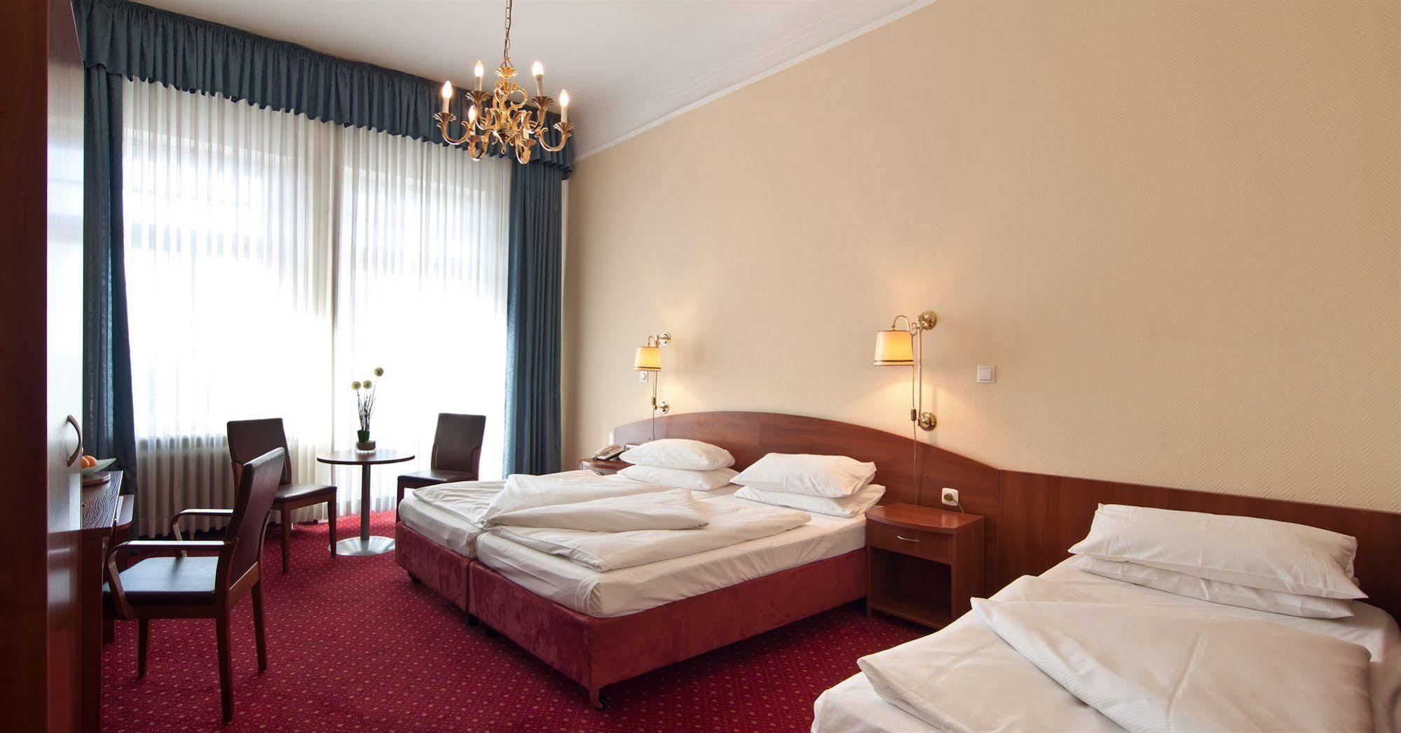 Hotel Kronprinz Hamburg Hauptbahnhof מראה חיצוני תמונה